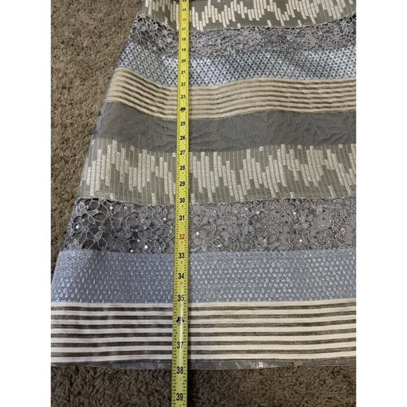 KAY UNGER Silver Gray Metallic Sequin Lace Sheath Dress BEAUTIFUL Formal 10 READ - Picture 4 of 14